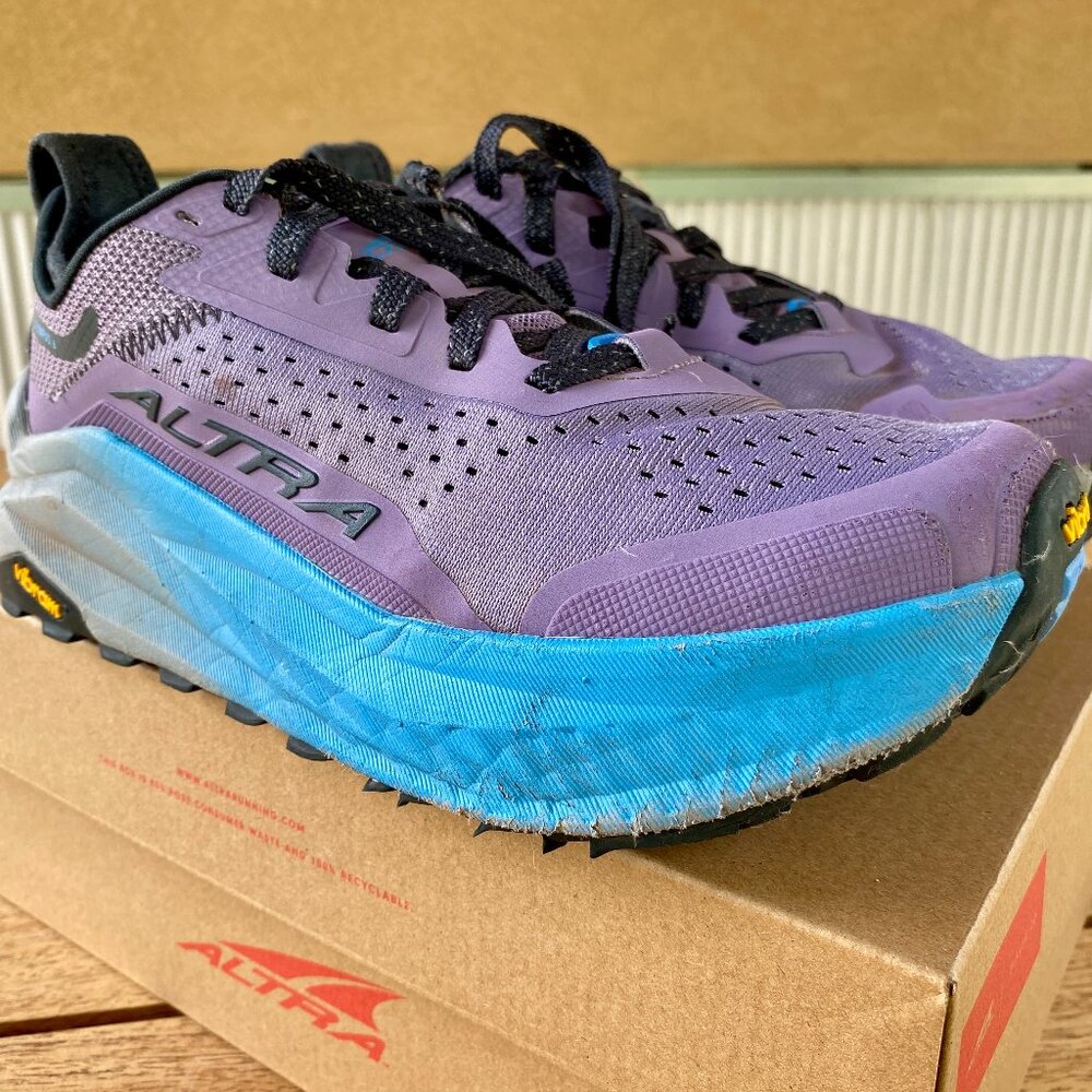 Altra Olympus 6 - women's size 8 trail running shoe